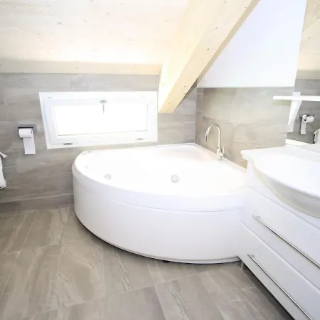 木屋 Wooden Chalet In With Sauna *